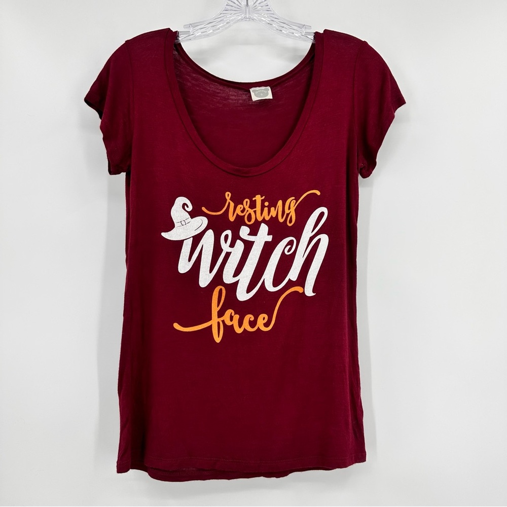 Color Bear Resting Witch Face Short Sleeve T-shirt Burgundy Size S